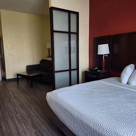 Days Inn & Suites By Wyndham Houston / West Energy Corridor Ngoại thất bức ảnh