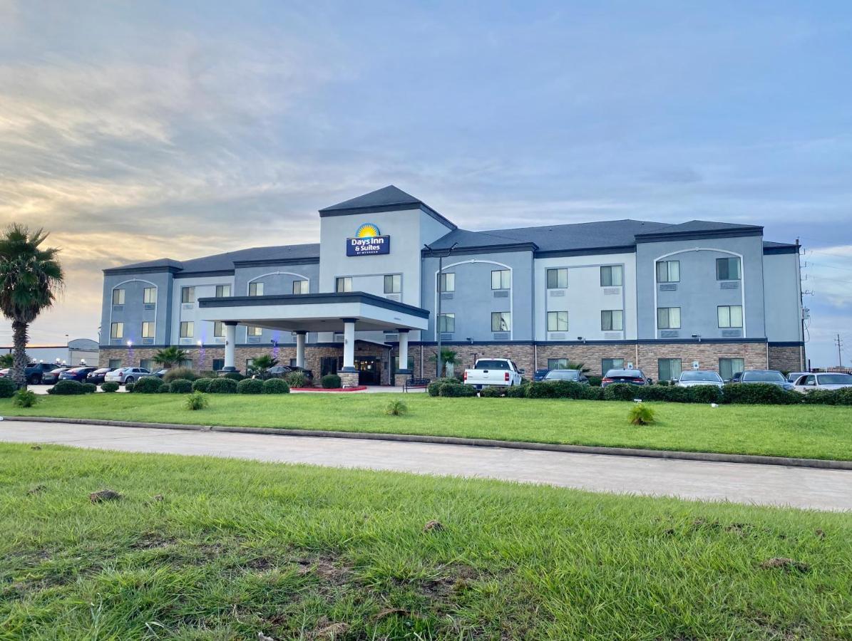 Days Inn & Suites By Wyndham Houston / West Energy Corridor Ngoại thất bức ảnh