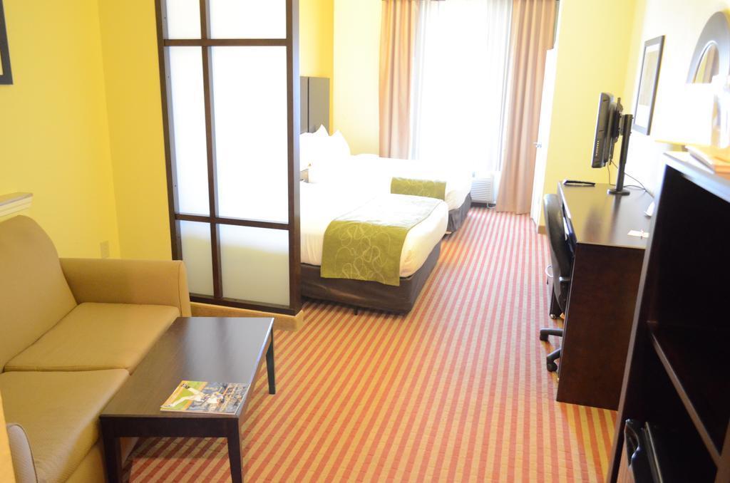 Days Inn & Suites By Wyndham Houston / West Energy Corridor Ngoại thất bức ảnh