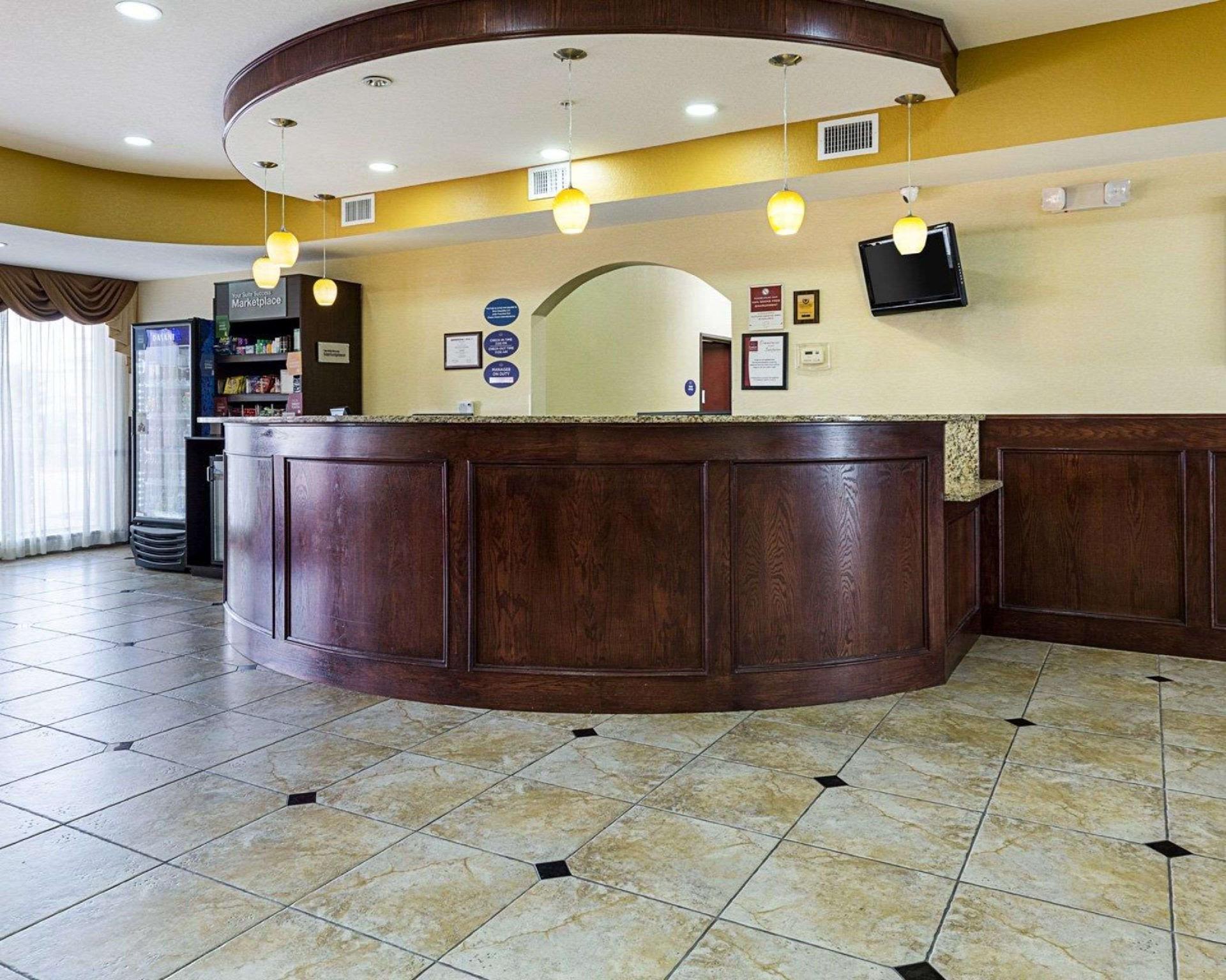 Days Inn & Suites By Wyndham Houston / West Energy Corridor Ngoại thất bức ảnh