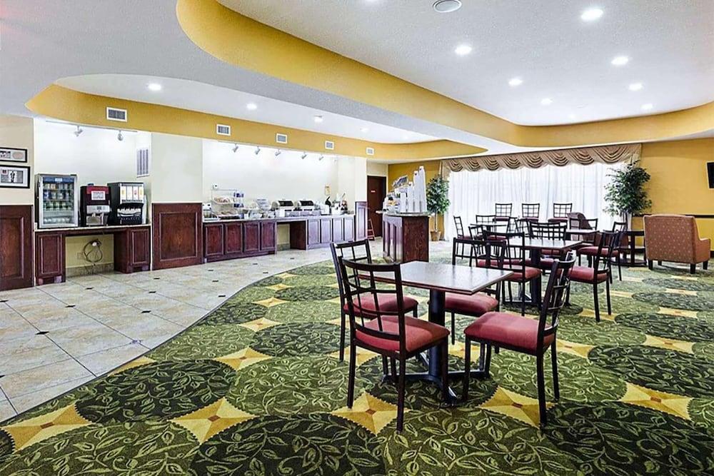 Days Inn & Suites By Wyndham Houston / West Energy Corridor Ngoại thất bức ảnh