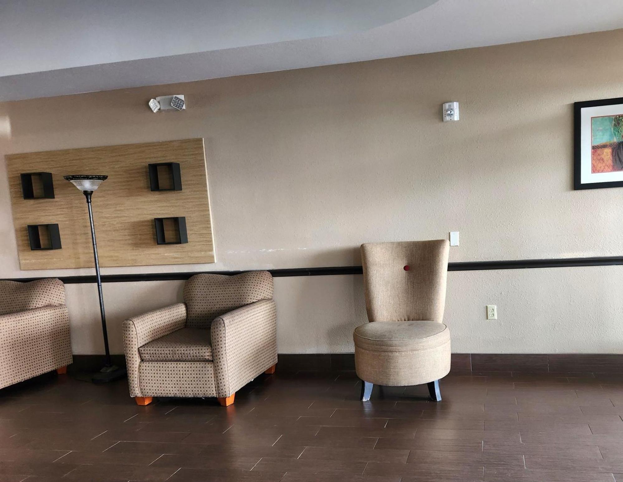 Days Inn & Suites By Wyndham Houston / West Energy Corridor Ngoại thất bức ảnh