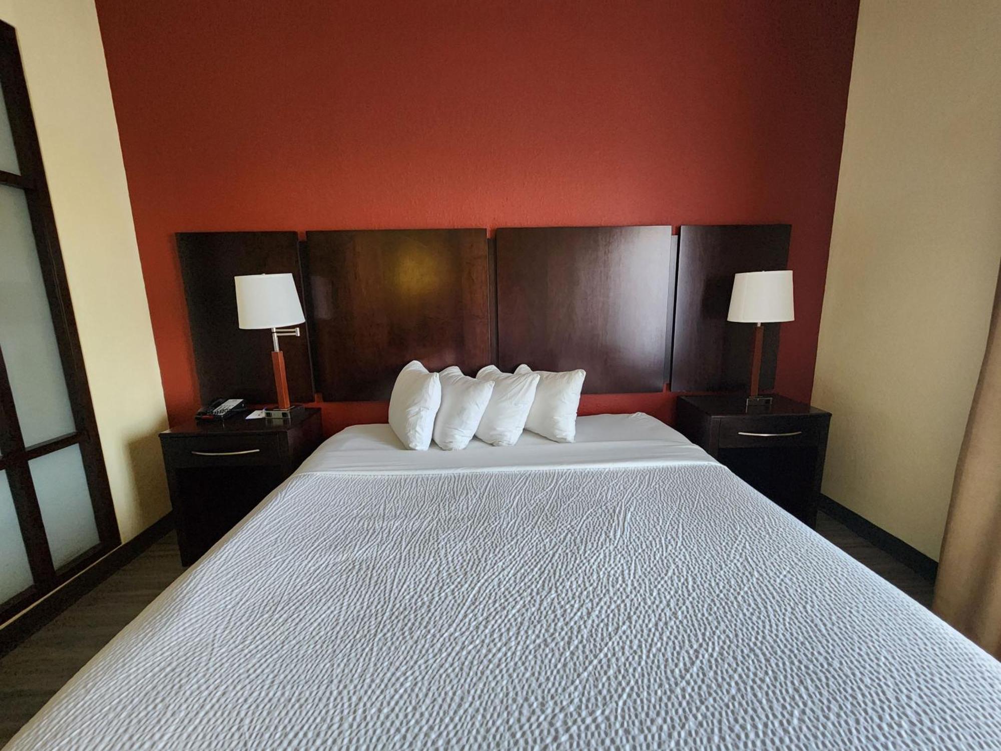 Days Inn & Suites By Wyndham Houston / West Energy Corridor Ngoại thất bức ảnh