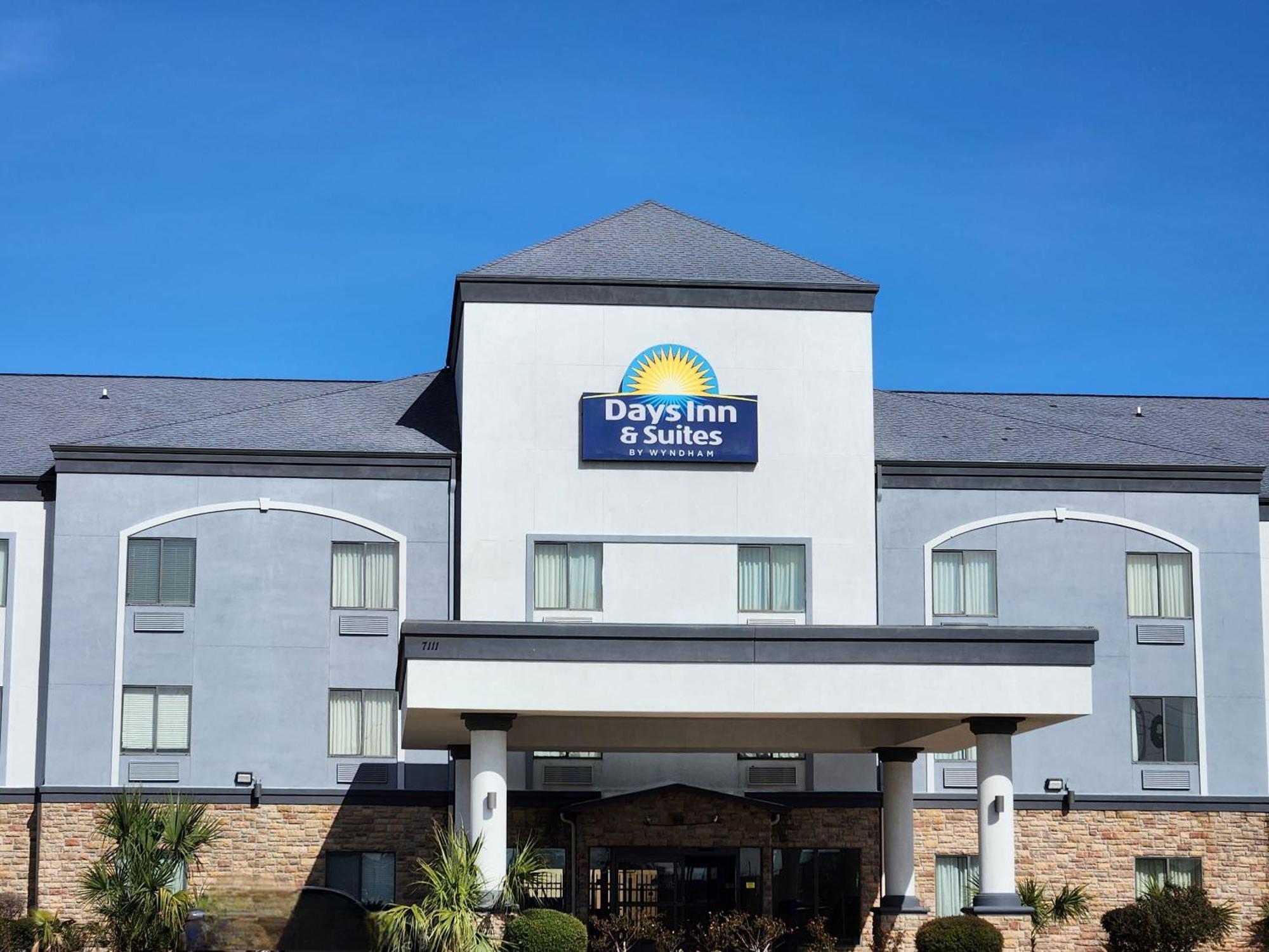 Days Inn & Suites By Wyndham Houston / West Energy Corridor Ngoại thất bức ảnh