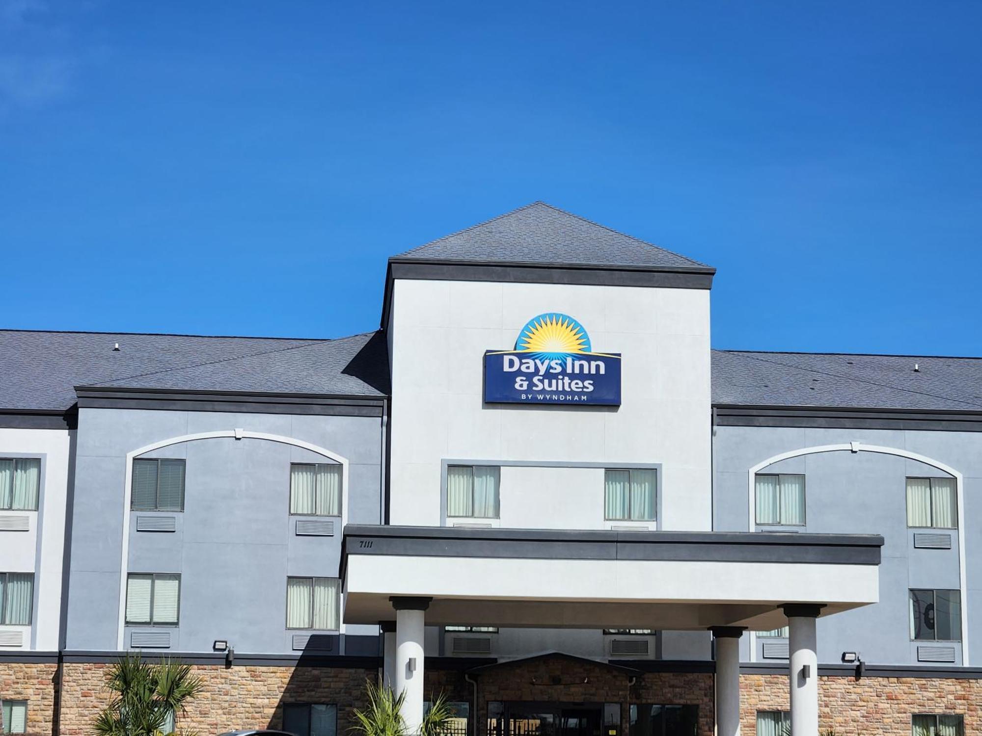 Days Inn & Suites By Wyndham Houston / West Energy Corridor Ngoại thất bức ảnh